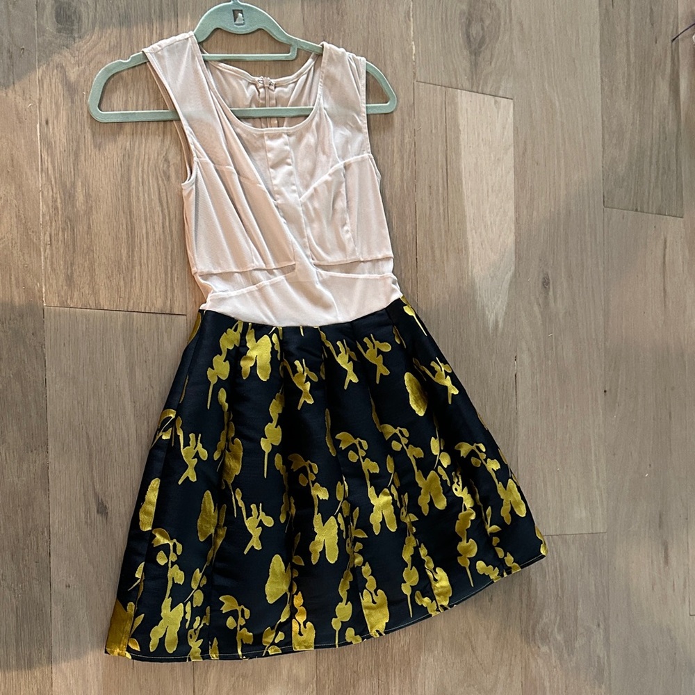 Ark & Co Cream and Gold Floral Dress